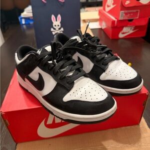 Nike Classic Black and White Low-Tops